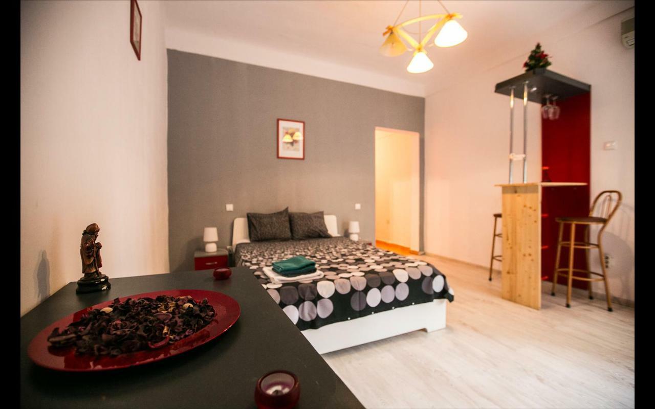 Cismigiu Garden Studio Apartment Bucharest Exterior photo