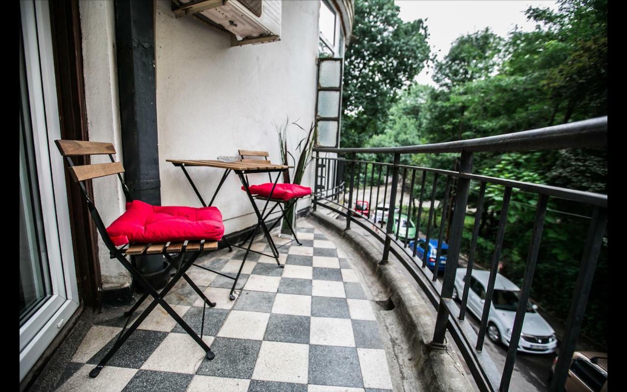Cismigiu Garden Studio Apartment Bucharest Exterior photo