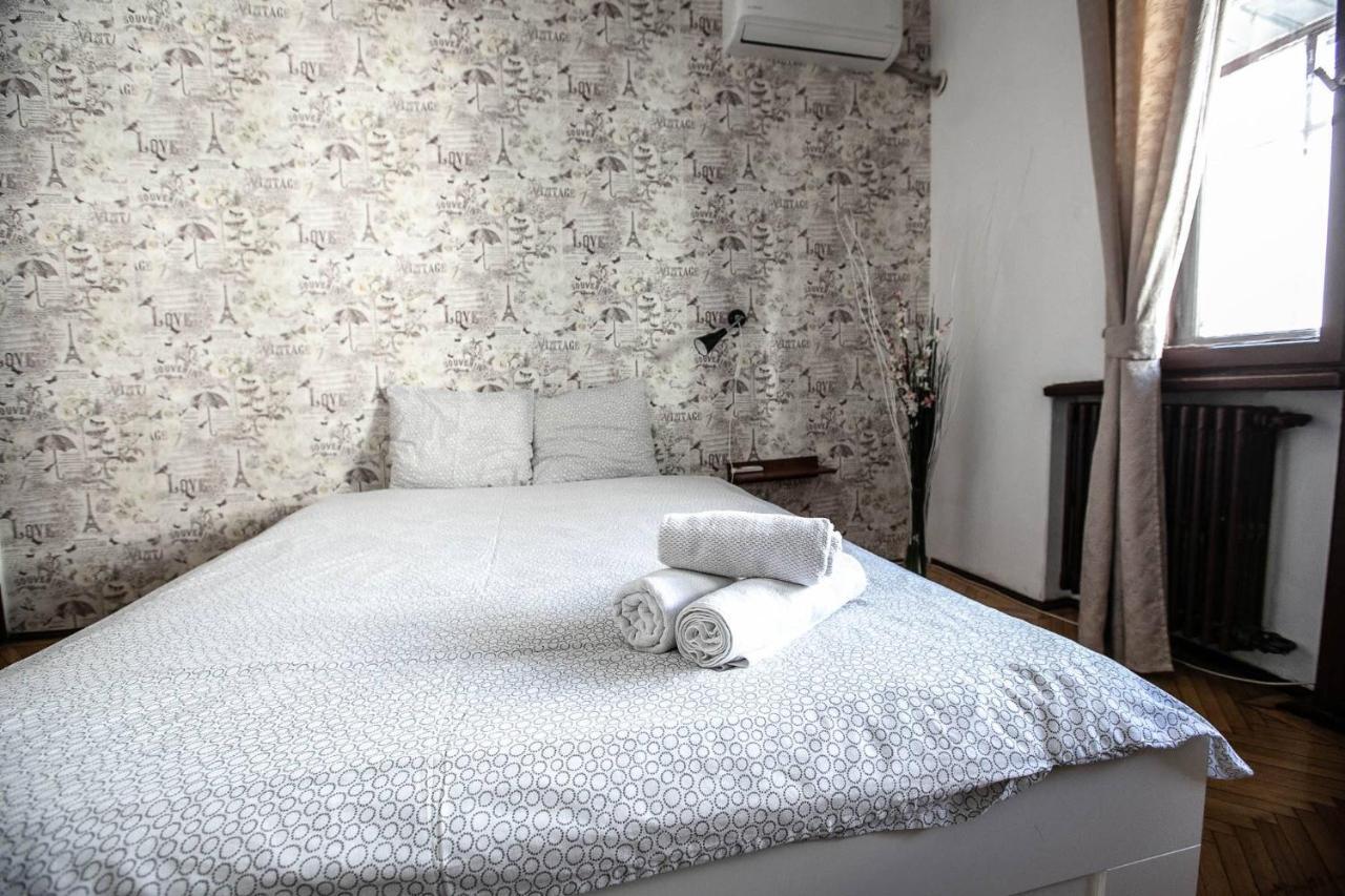Cismigiu Garden Studio Apartment Bucharest Exterior photo